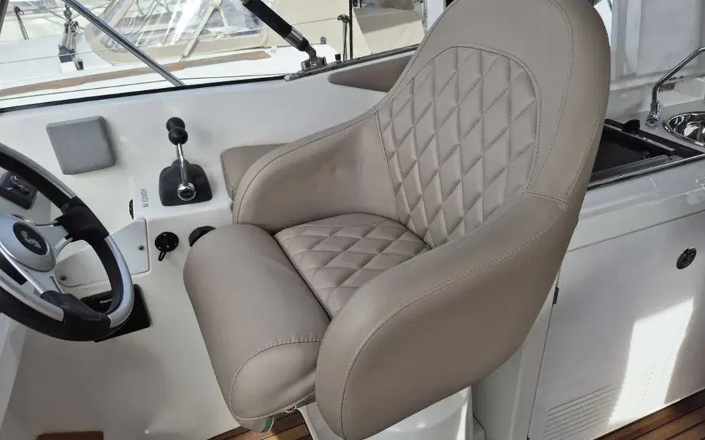 slider 11 Beneteau Monte Carlo 37