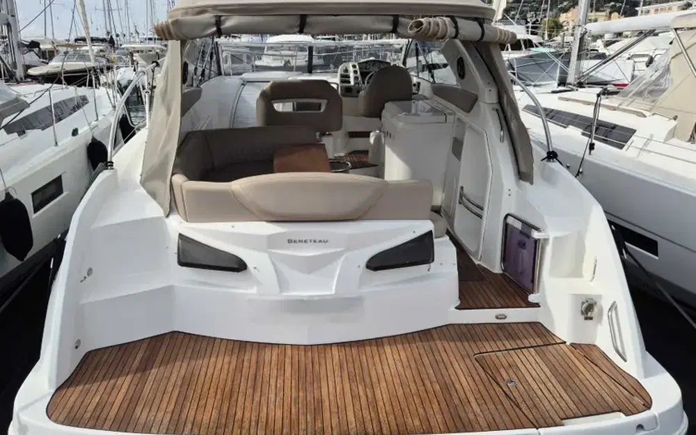 slider 13 Beneteau Monte Carlo 37