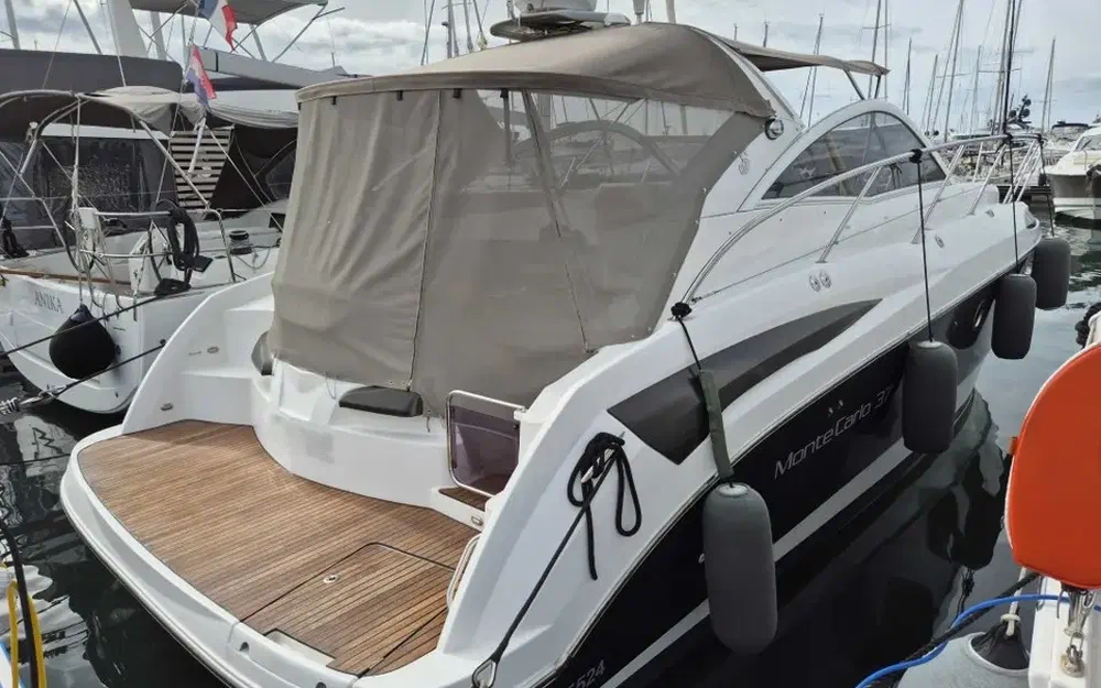 slider 16 Beneteau Monte Carlo 37