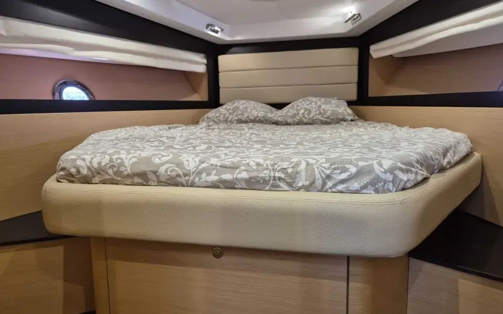 slider 1 Beneteau Monte Carlo 37