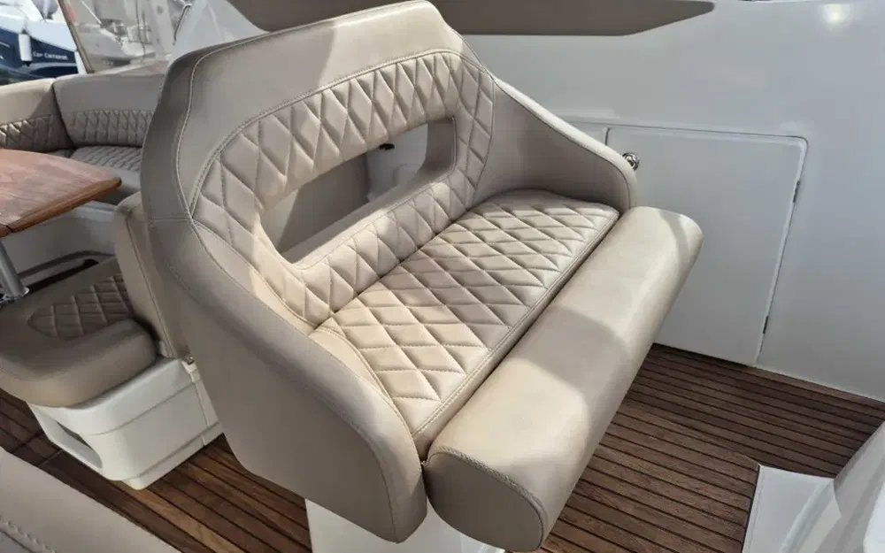 slider 20 Beneteau Monte Carlo 37