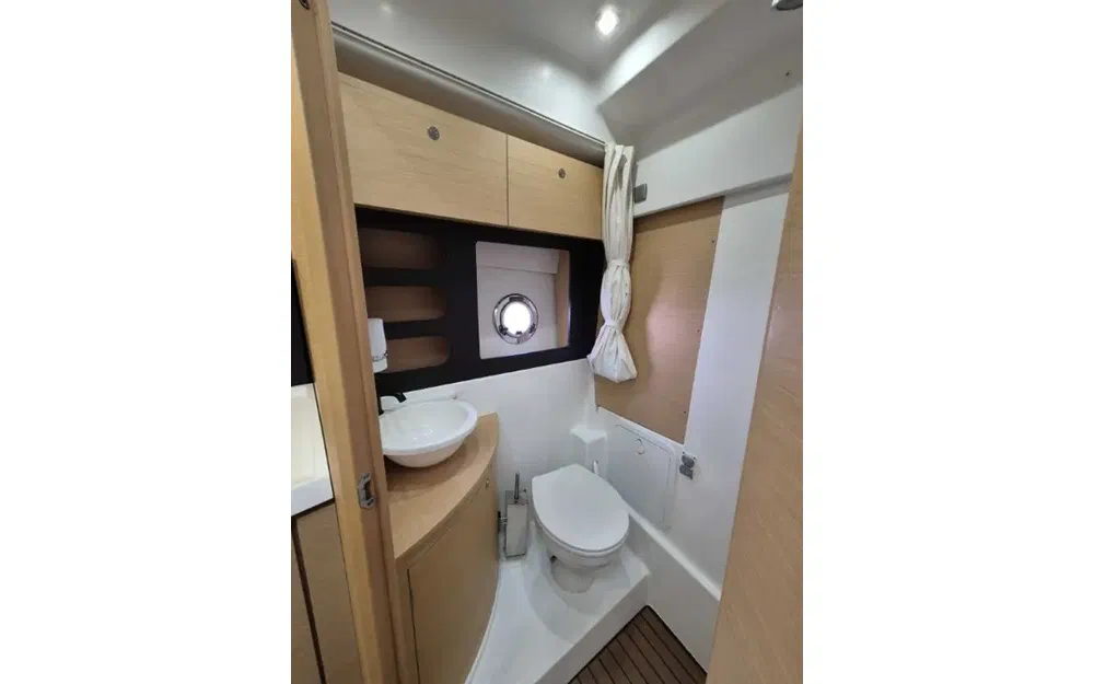 slider 22 Beneteau Monte Carlo 37