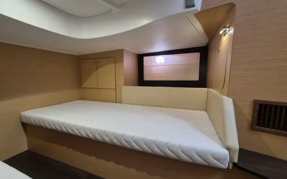 slider 31 Beneteau Monte Carlo 37