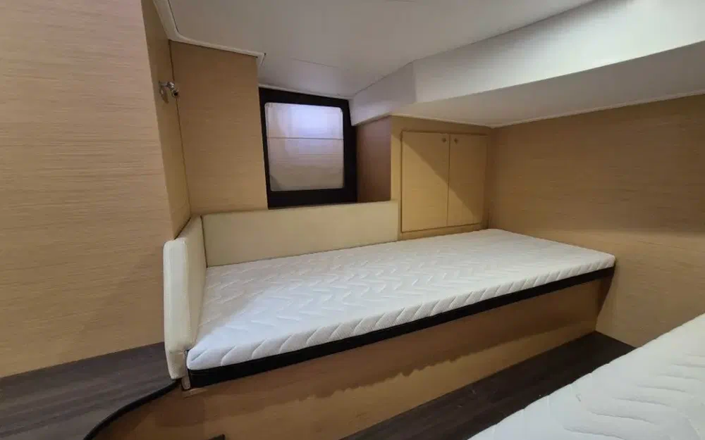 slider 32 Beneteau Monte Carlo 37