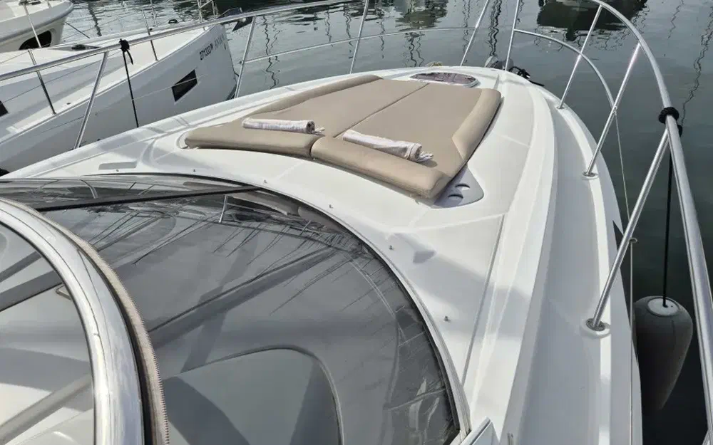 slider 7 Beneteau Monte Carlo 37