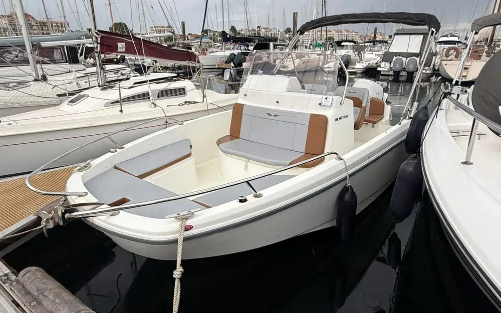 slider 0 Beneteau Flyer 6 SPACEdeck