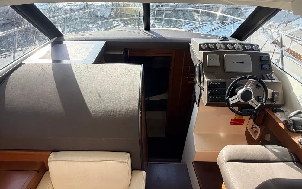 slider 17 Prestige Yachts 350 Fly