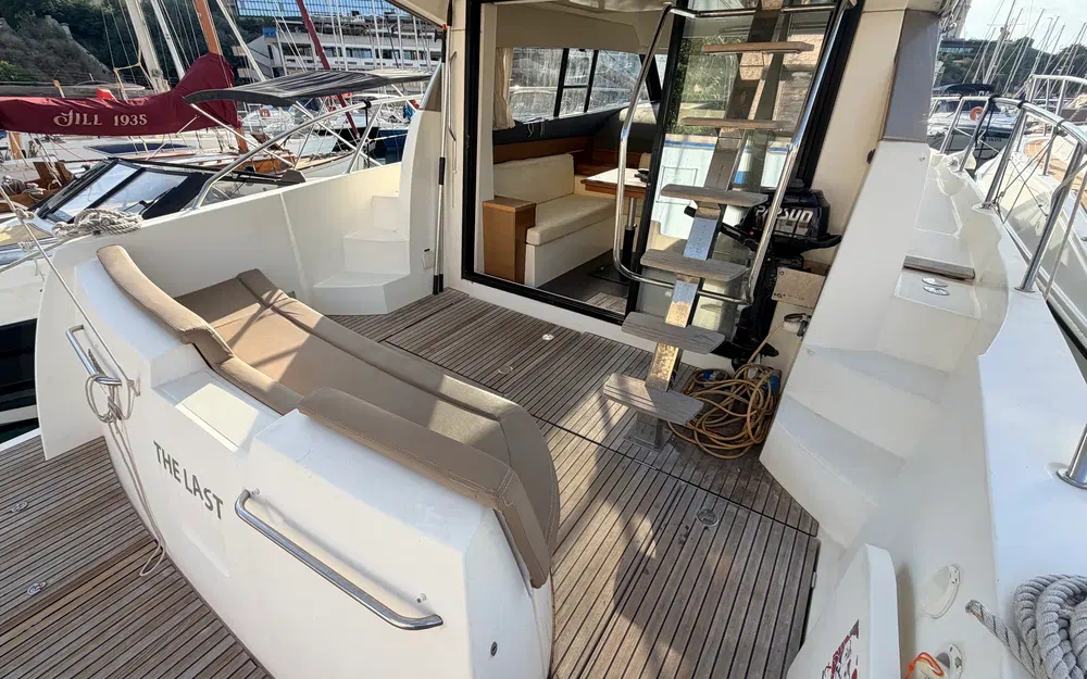 slider 2 Prestige Yachts 350 Fly