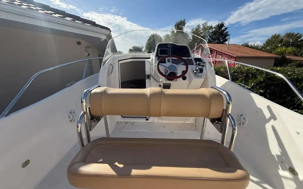 slider 12 Kelt White Shark 228