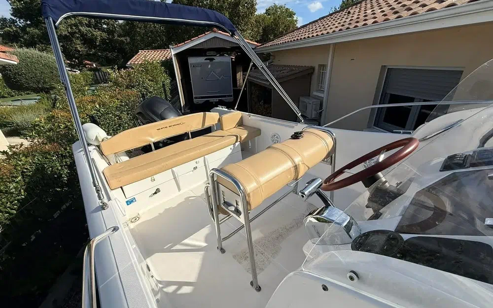 slider 13 Kelt White Shark 228