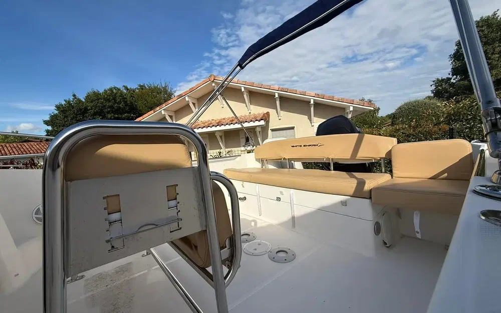 slider 18 Kelt White Shark 228