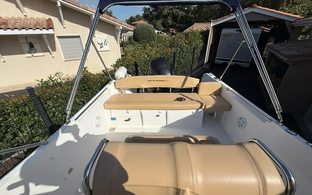slider 8 Kelt White Shark 228