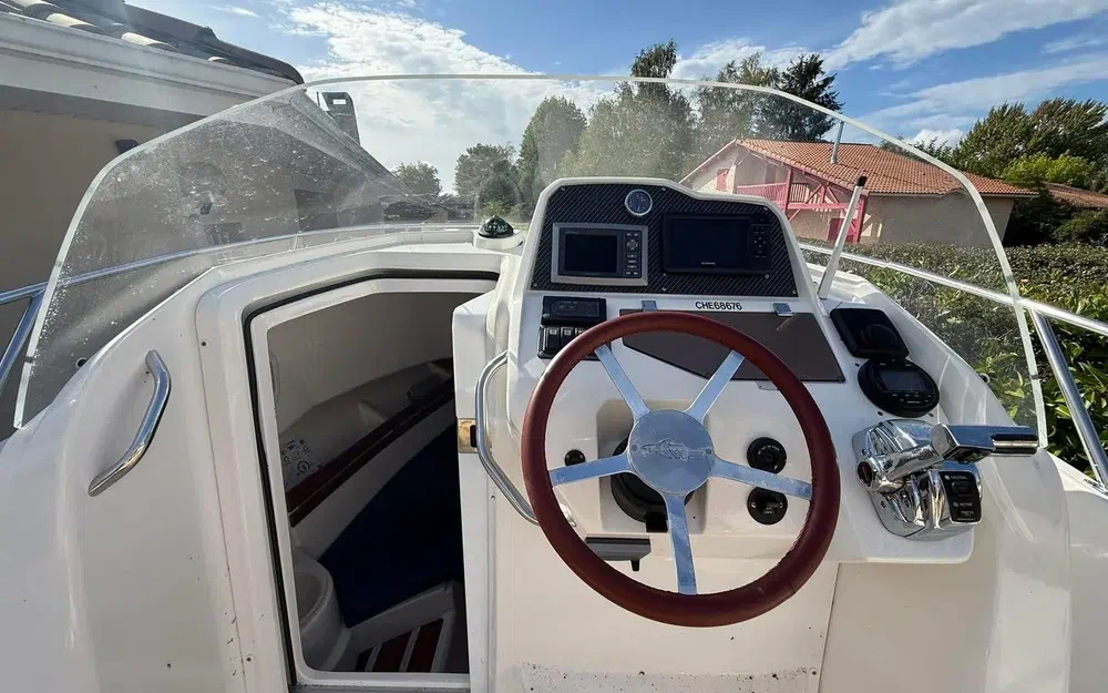 slider 14 Kelt White Shark 228