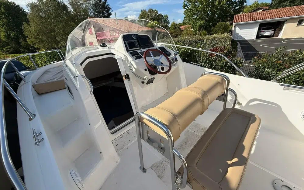 slider 10 Kelt White Shark 228