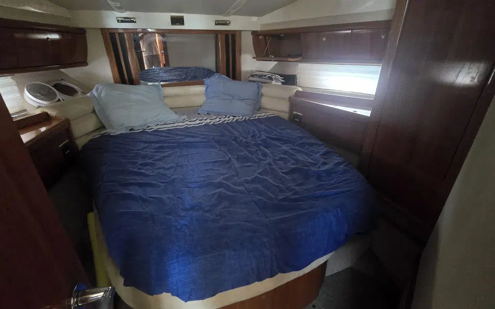 slider 38 Sealine 42.5