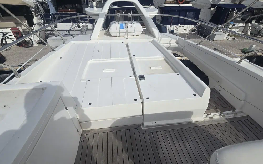 slider 29 Sealine 42.5