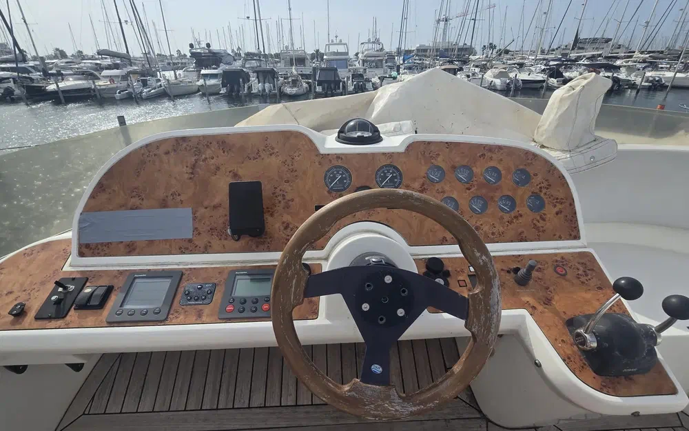 slider 24 Sealine 42.5