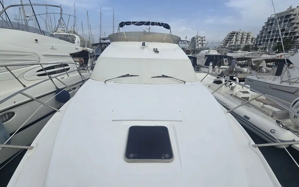 slider 52 Sealine 42.5