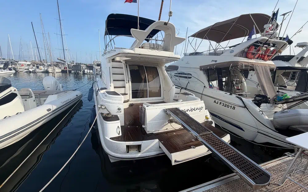 slider 4 Sealine 42.5