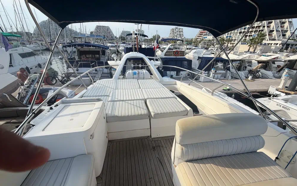 slider 23 Sealine 42.5