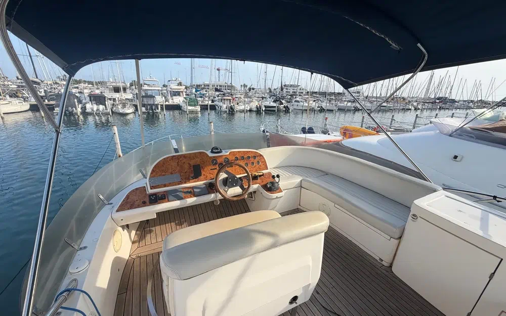 slider 22 Sealine 42.5