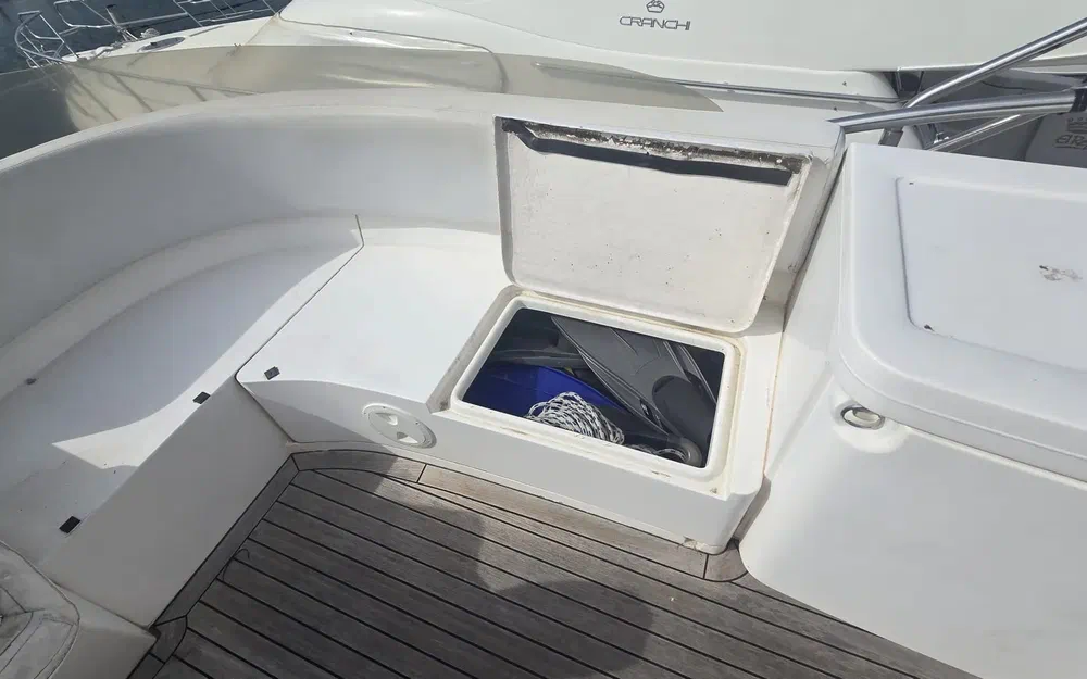 slider 26 Sealine 42.5