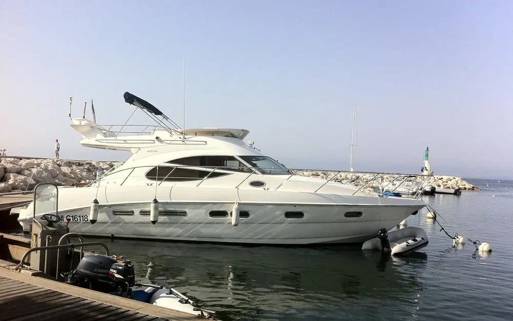slider 2 Sealine 42.5