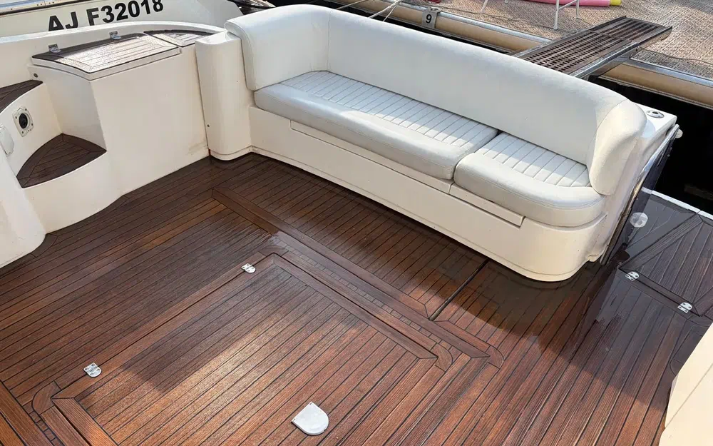 slider 6 Sealine 42.5