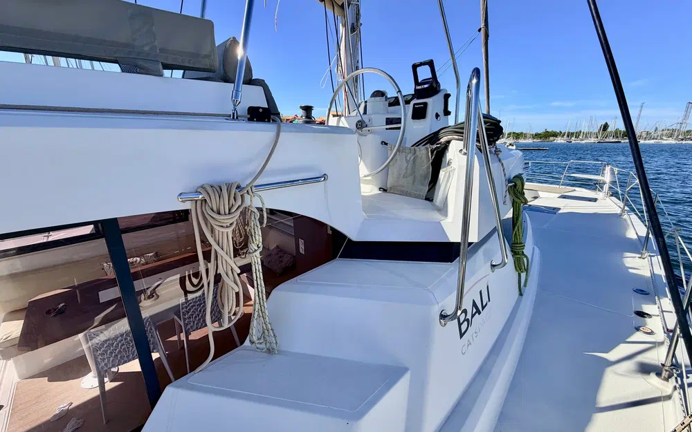 slider 12 Bali Catamarans Catspace
