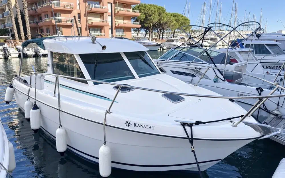 slider 0 Jeanneau Merry Fisher 695