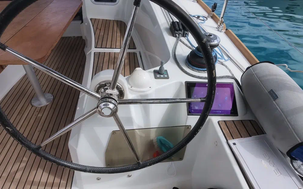 slider 15 Jeanneau Sun Odyssey 349