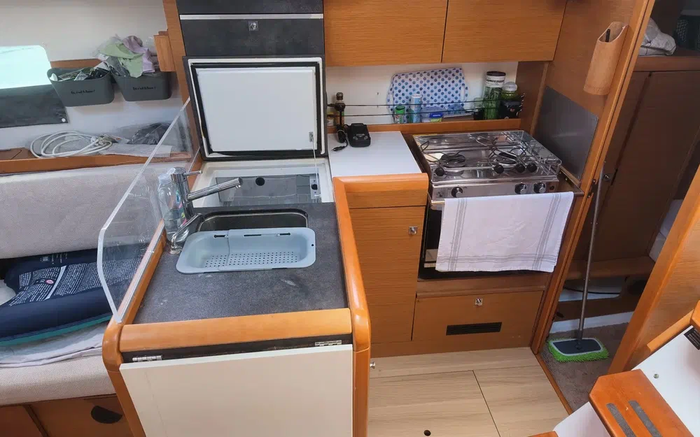 slider 18 Jeanneau Sun Odyssey 349
