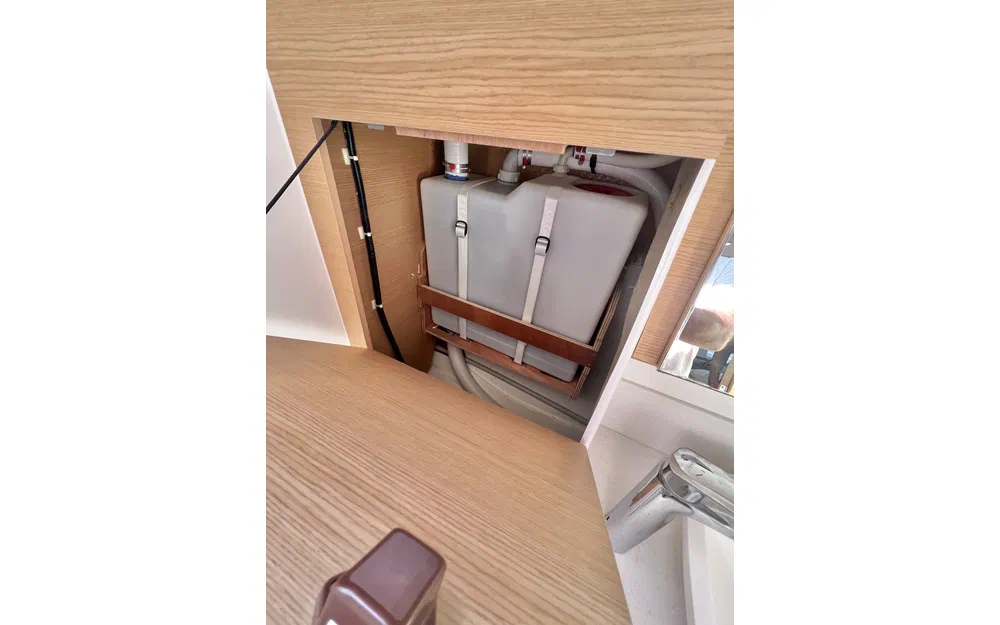 slider 82 Dufour 460 GL