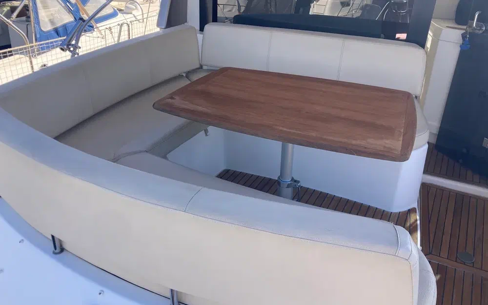 slider 7 Jeanneau Prestige 38 S