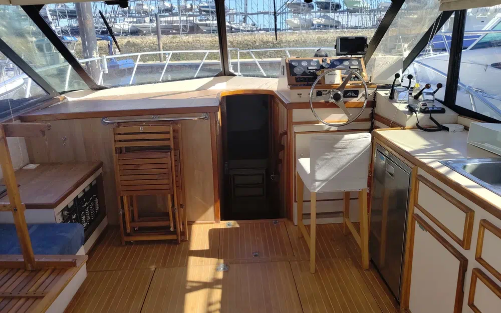 slider 18 Black Fin 38 Flybridge