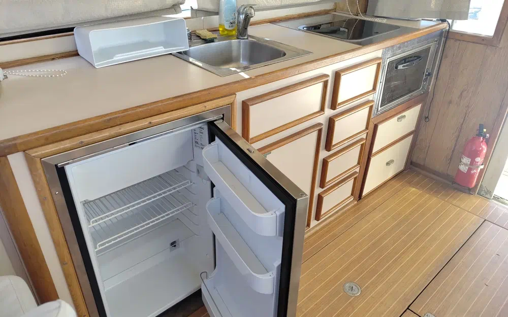 slider 23 Black Fin 38 Flybridge