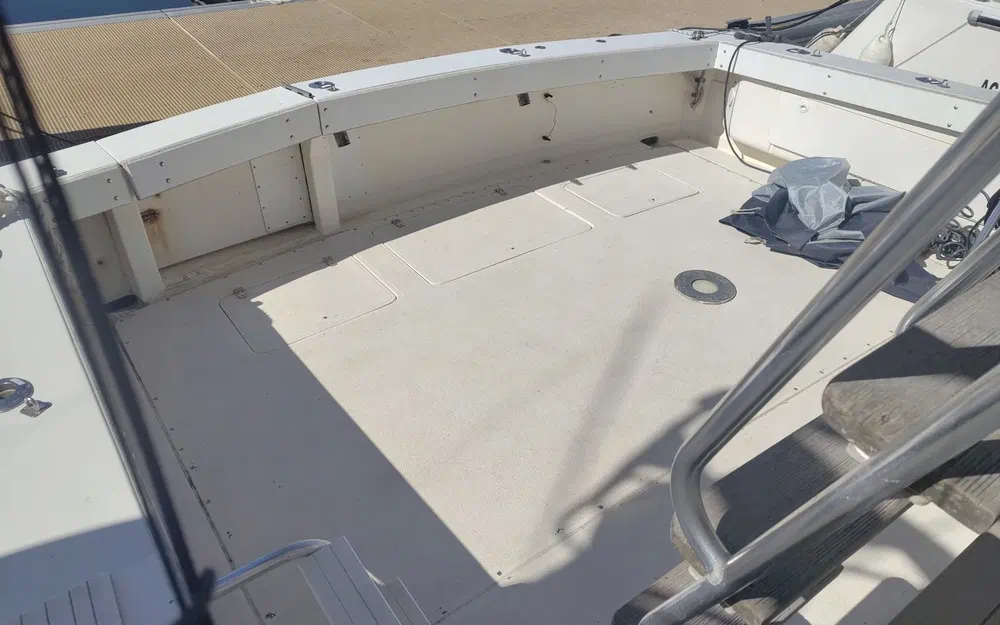 slider 9 Black Fin 38 Flybridge