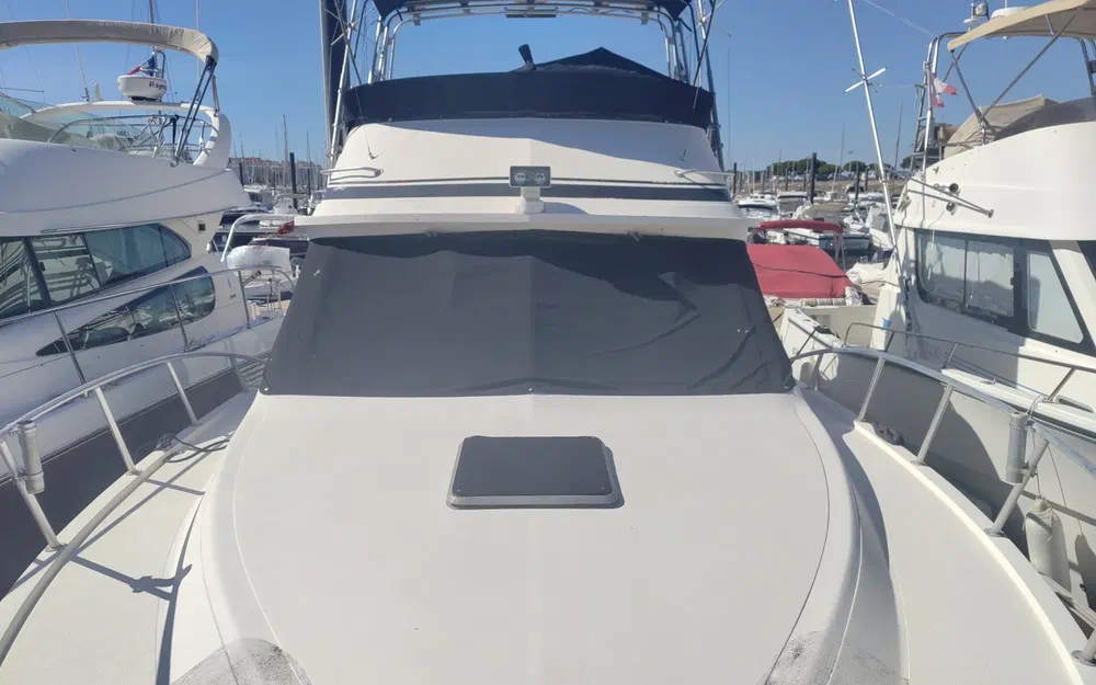 slider 12 Black Fin 38 Flybridge