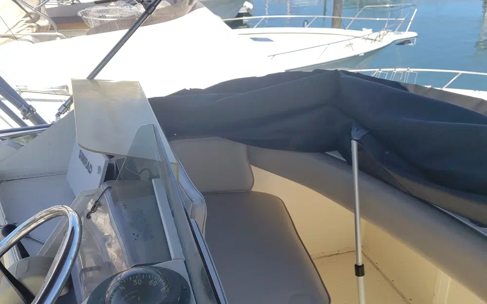 slider 16 Black Fin 38 Flybridge