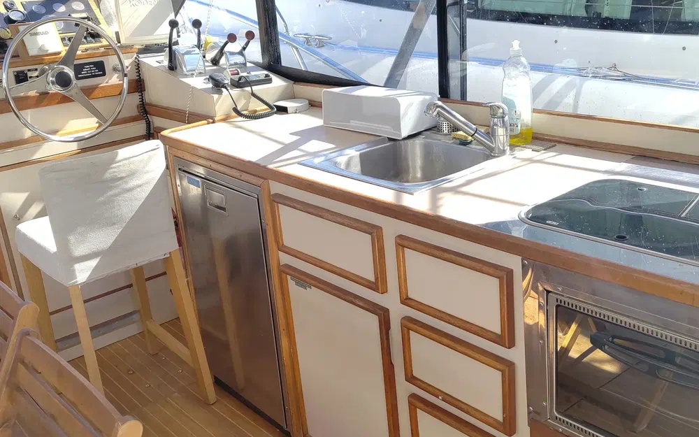 slider 21 Black Fin 38 Flybridge