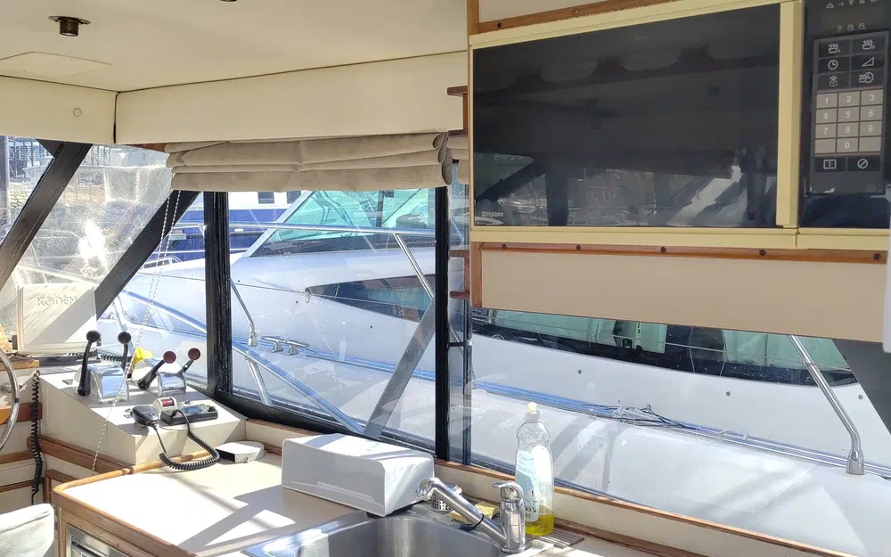 slider 24 Black Fin 38 Flybridge