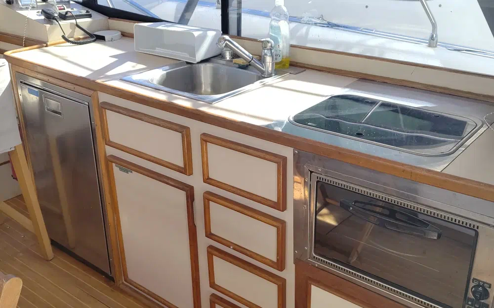 slider 22 Black Fin 38 Flybridge