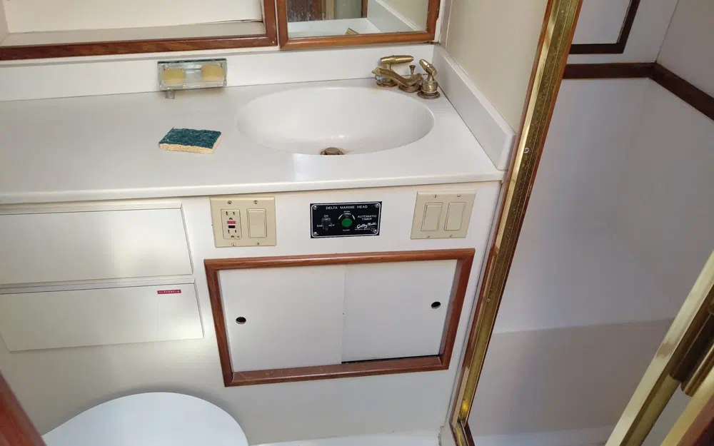 slider 31 Black Fin 38 Flybridge