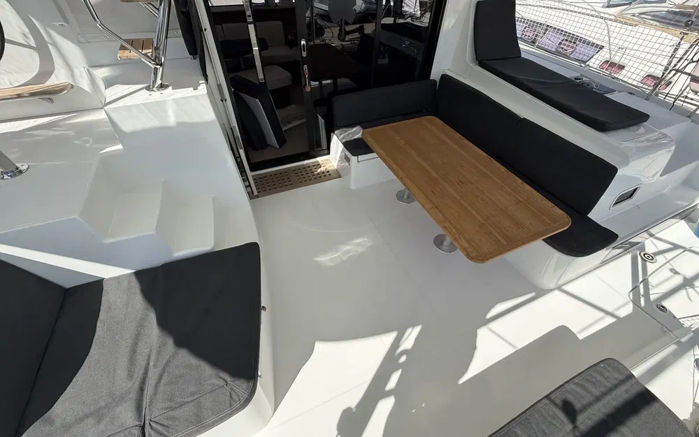 slider 18 Lagoon 42