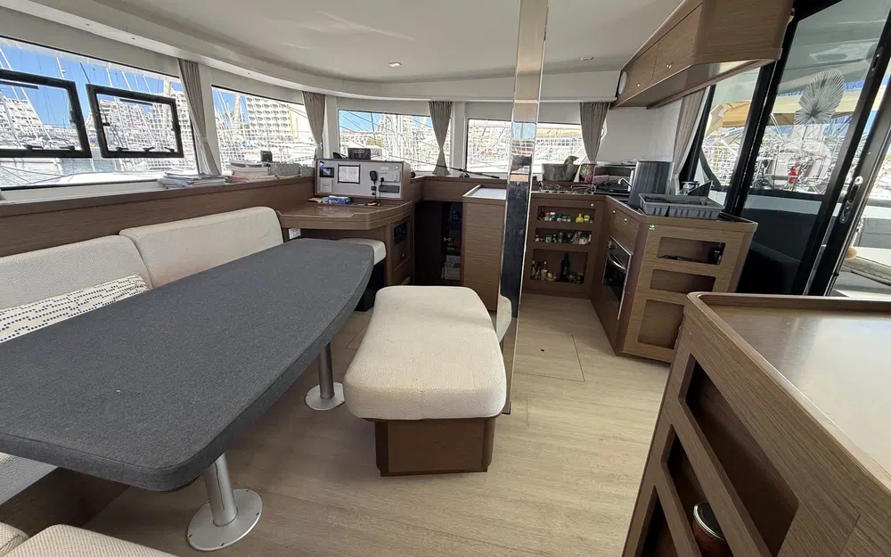 slider 21 Lagoon 42