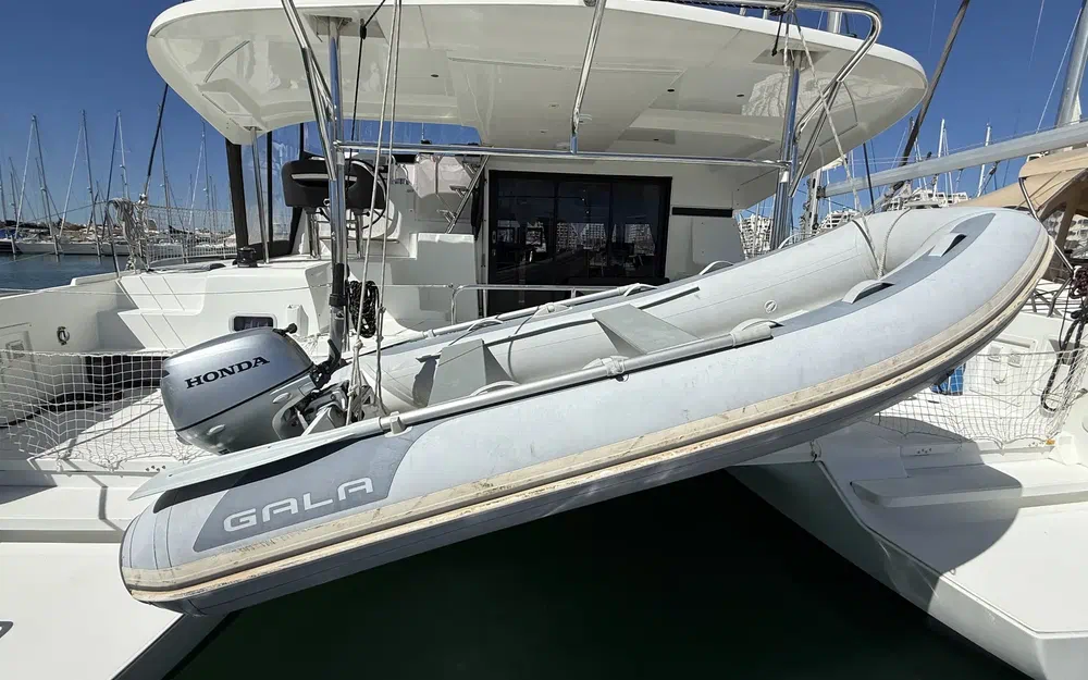 slider 3 Lagoon 42