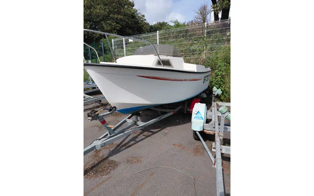 slider 0 Beneteau Sunday 400