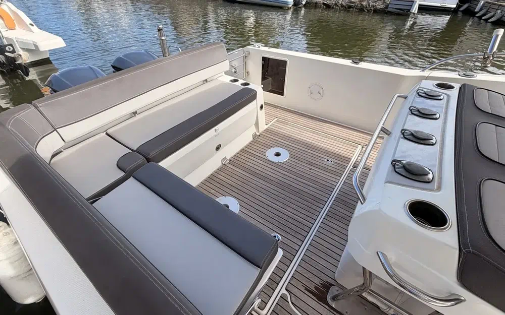 slider 23 Jeanneau Cap Camarat 9.0 CC