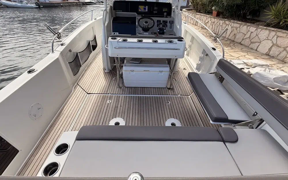 slider 24 Jeanneau Cap Camarat 9.0 CC
