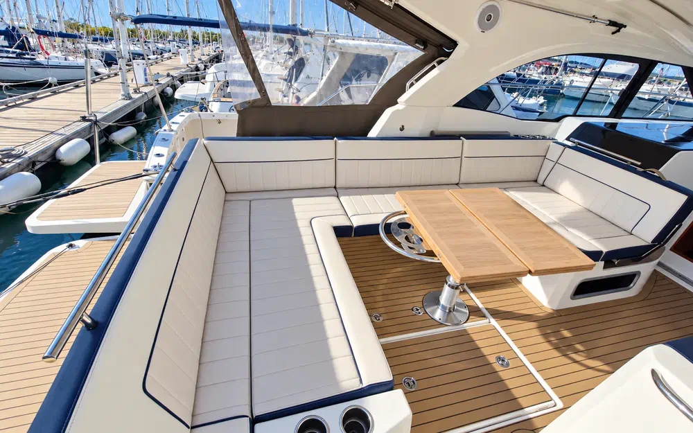 slider 5 Jeanneau Leader 33 Sportop